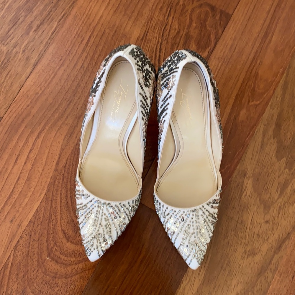 New with box Vince Camuto Imagine Women’s Im-Ova Dress Pump, Soft Gold, 7.5M